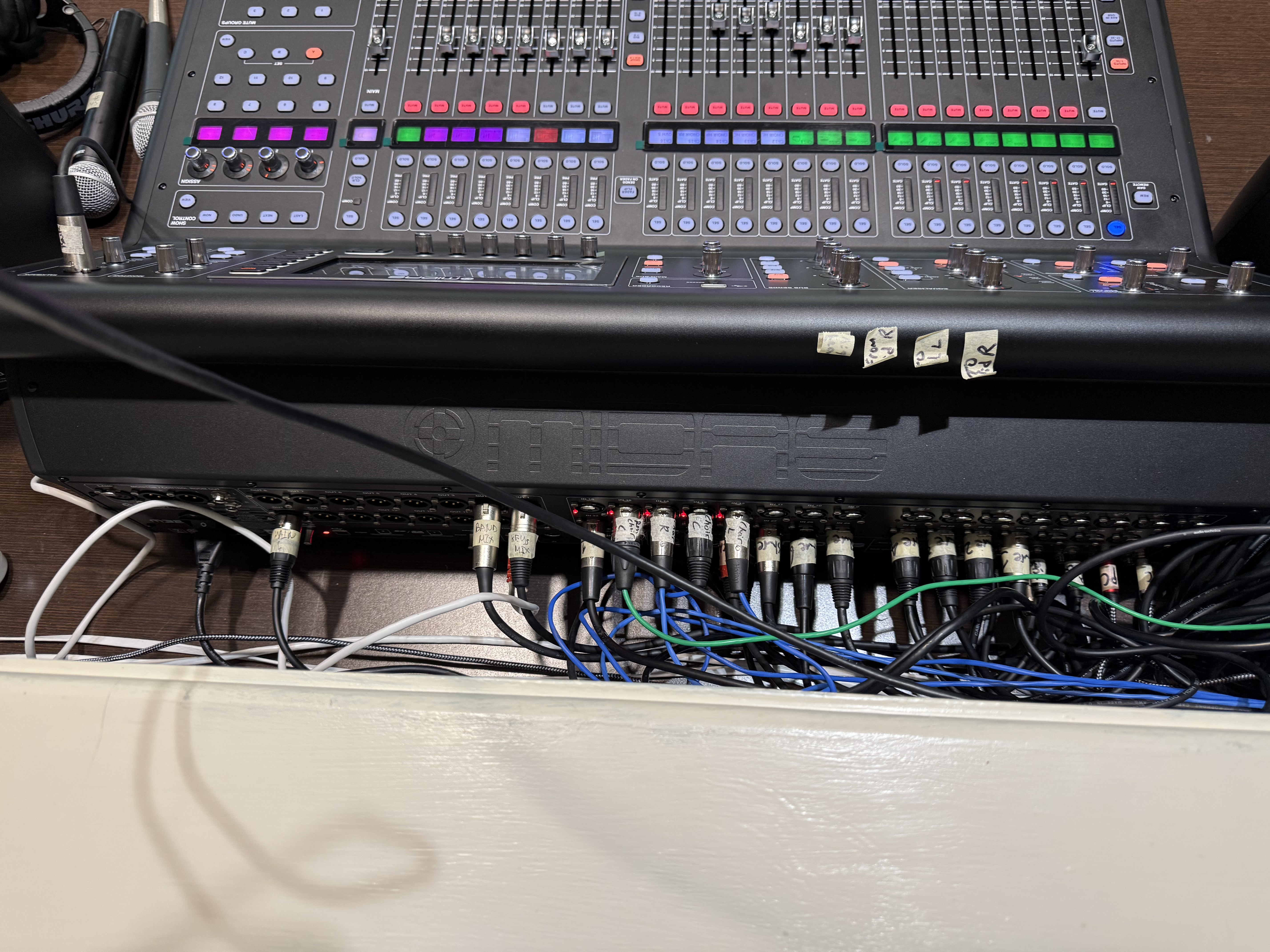 M32 and DL32 installed cabling overview