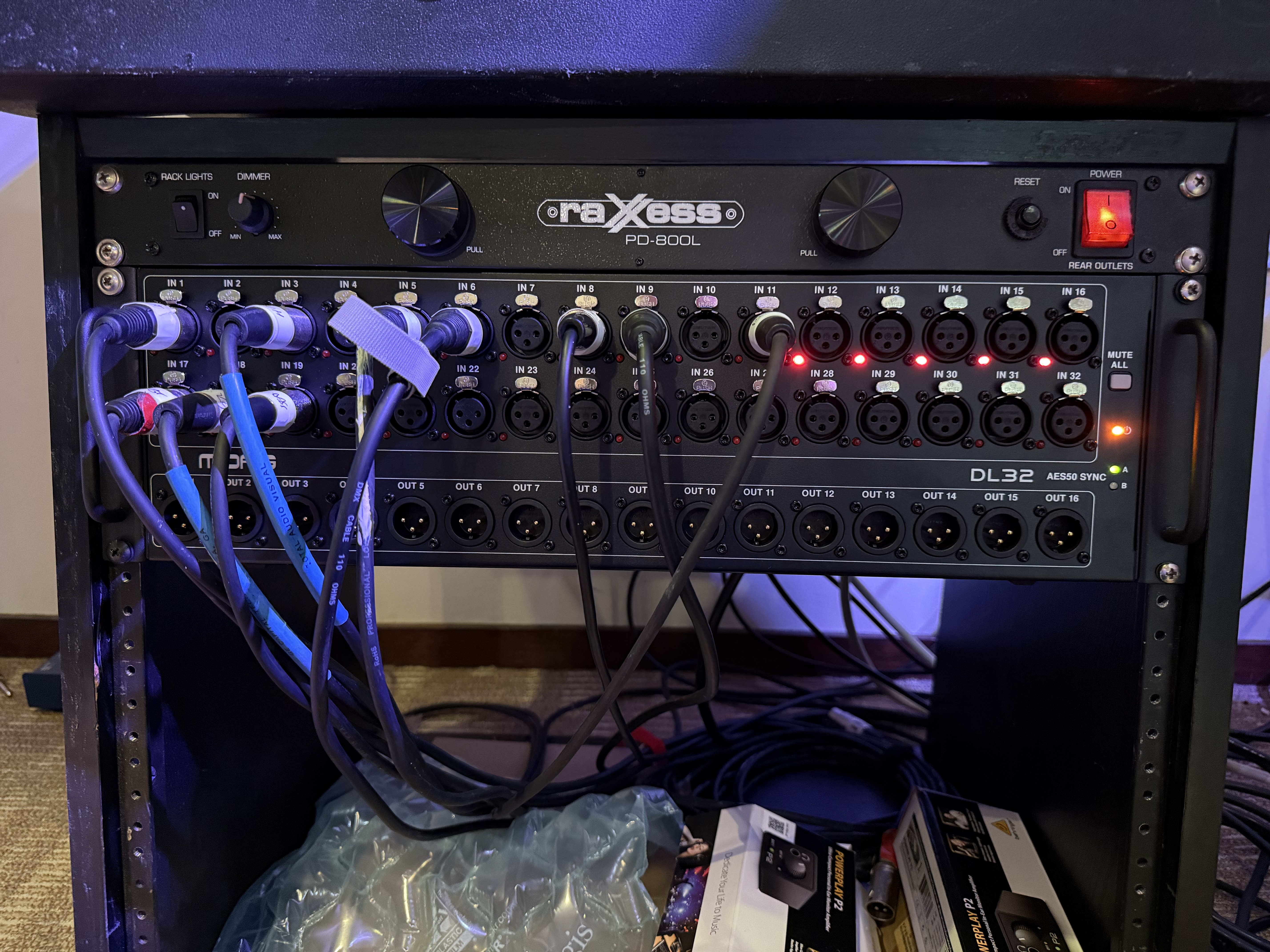 DL32 front panel with installed connections