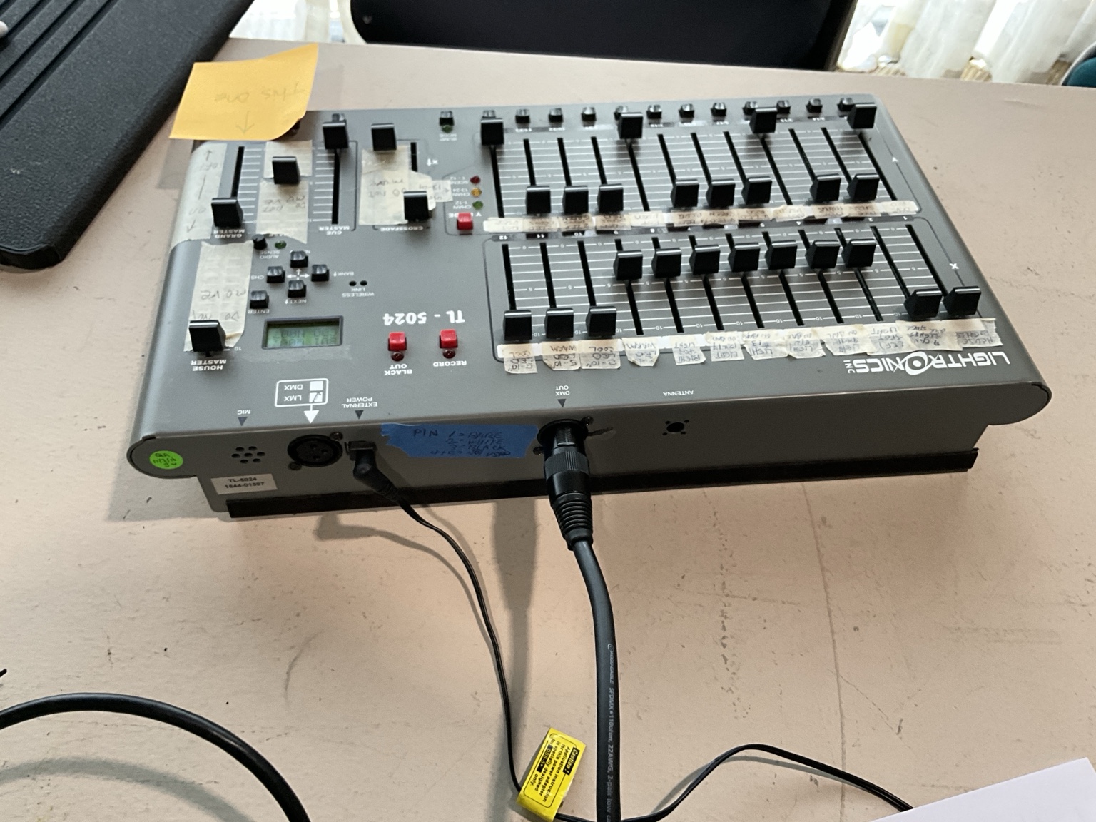 Lightronics TL-5024 rear connections