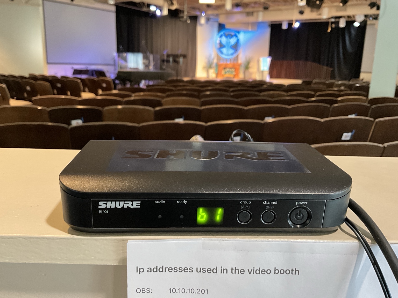 Shure BLX4 wireless receiver